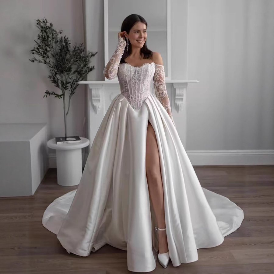 One-shoulder Lace Long-sleeve Wedding Dress