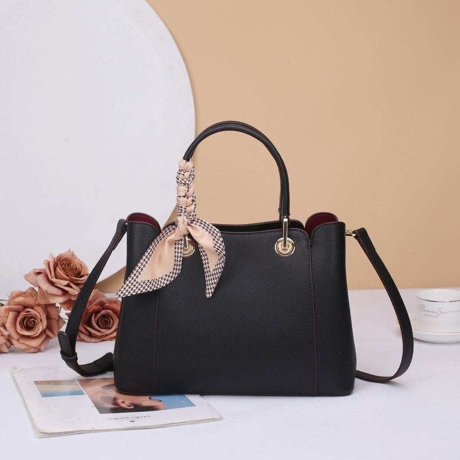 Elegant Womens Casual Light-luxury Genuine Leather Bag