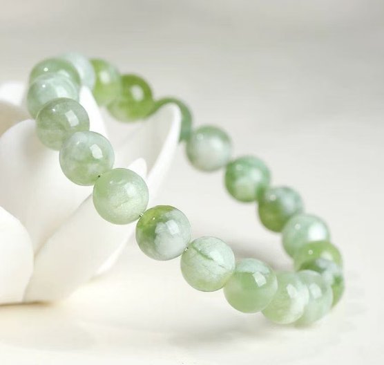 A Jade Bracelet To Attract Wealth And Prosperity