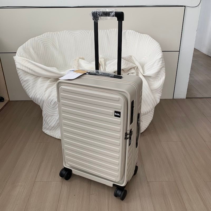 Expandable High-capacity Side-opening Suitcase