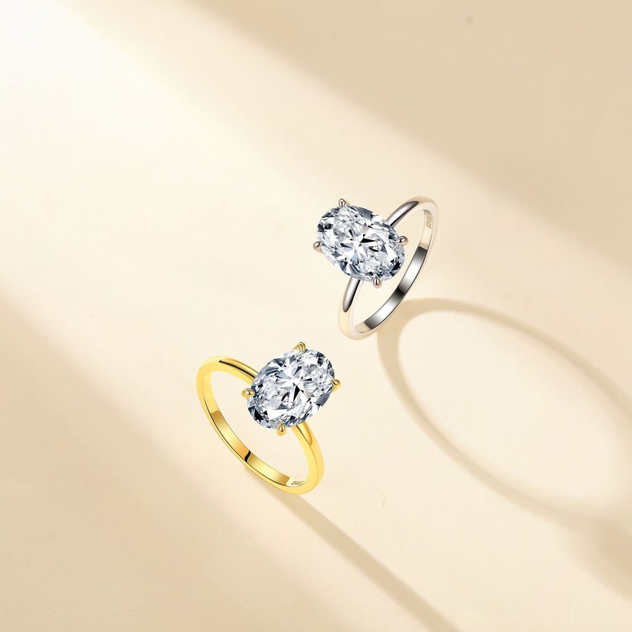 S925 Sterling Silver Egg-shaped Moissanite Ring With A Four-prong Settin