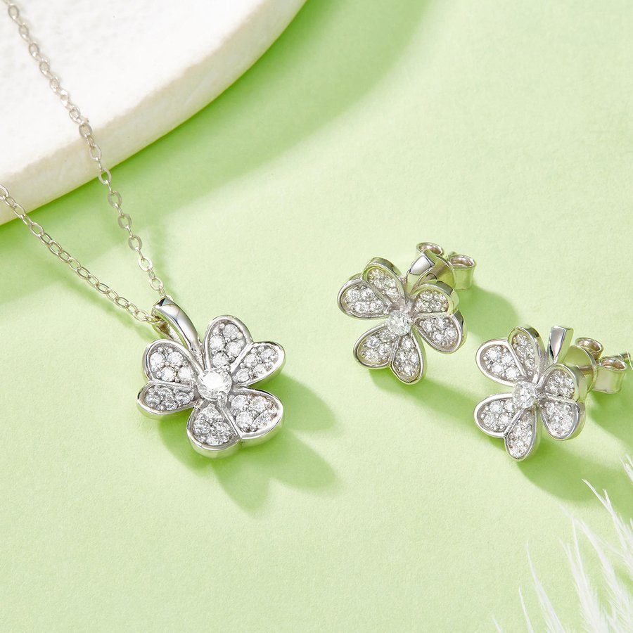 S925 Sterling Silver Clover Moissanite Necklace 43cm Pave Petals D Color VVS1 GRA Certified Platinum Plated Gift Box