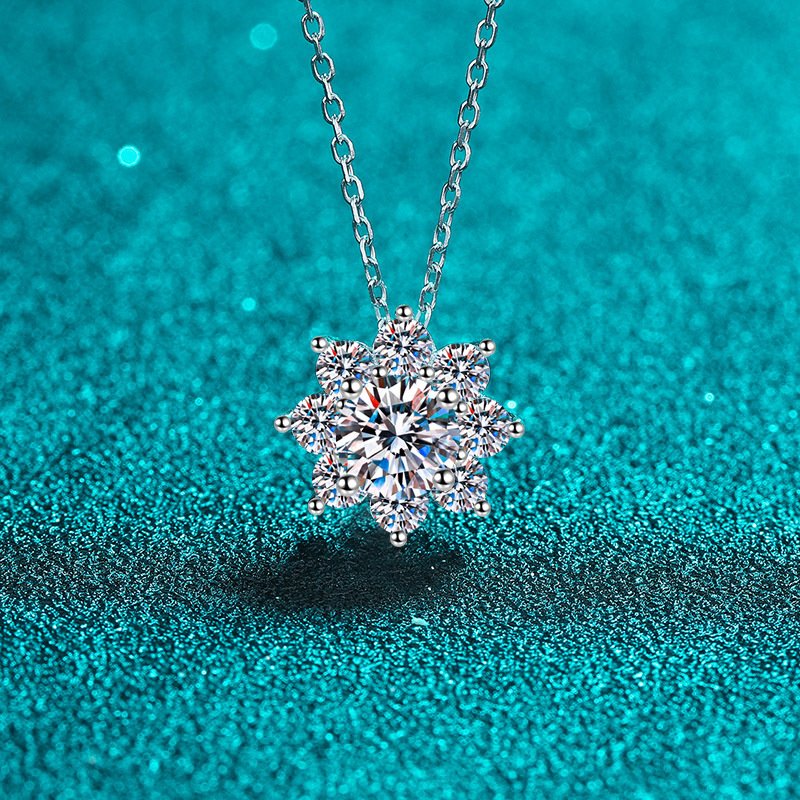 Xindeyi S925 Sterling Silver Necklace For Women, Sunflower Moissanite Clavicle Chain Necklace, Factory Ready Stock Wholesale