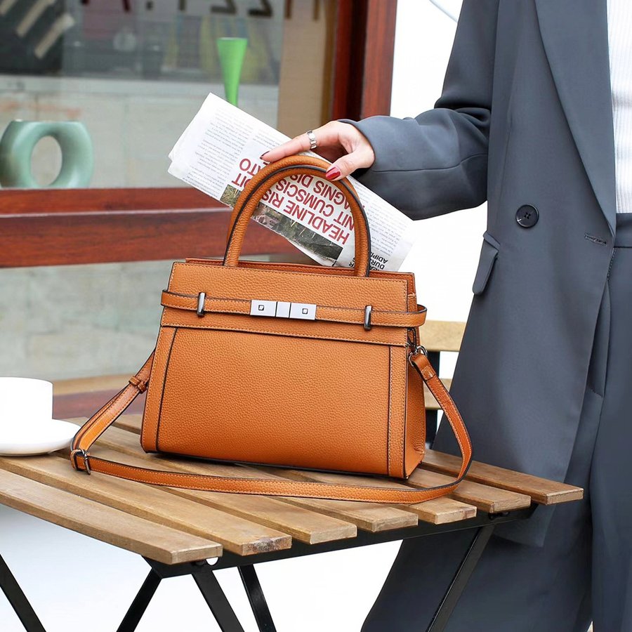 Fashionable Tote Handbag Made Of Full-Grain Leather With Shoulder Strap