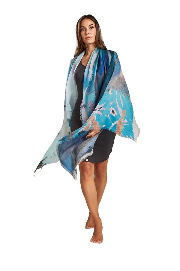 Stola in Cashmere 100% Puro Ultraleggera, Modello Mani, Scialle Donna con Stampa Digitale Artigianale, Made in Italy, accessorio di lusso, foulard cashmere pregiato, estiva leggera